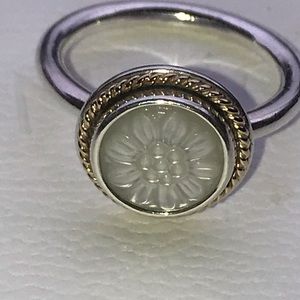 ⭐️PANDORA⭐️ DAISY SIGNANT MOTHER OF PEARL